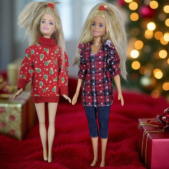 Christmas Time Barbies Red and Blue Fashion Dolls - Picture 9 of 12